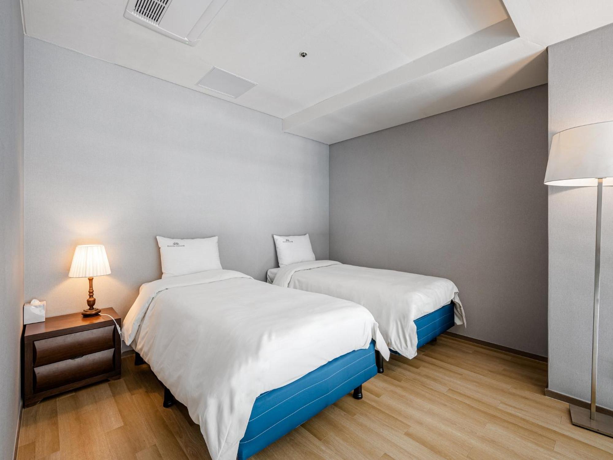 Haeundae Seacloud Hotel Residence Busan Esterno foto