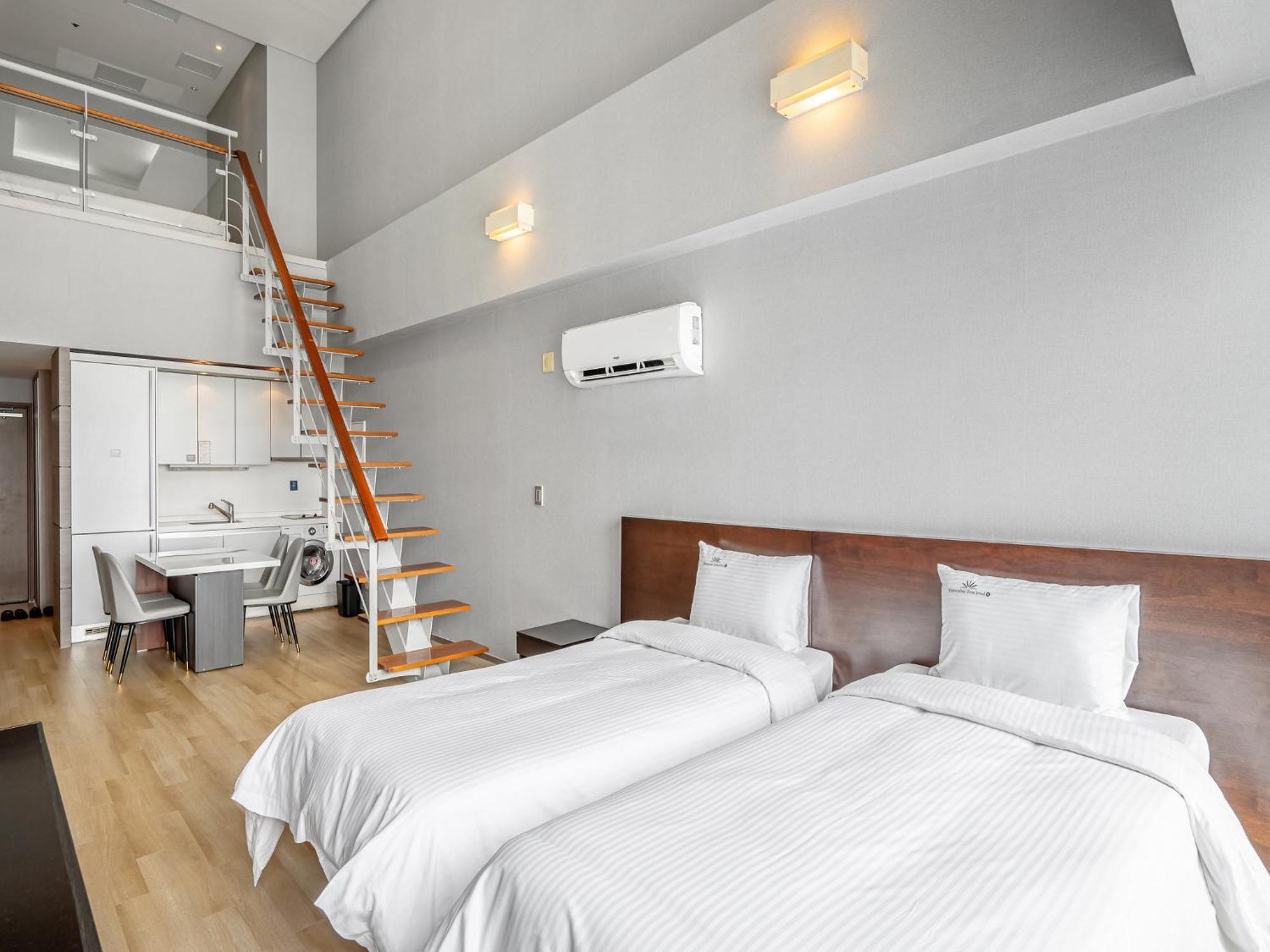 Haeundae Seacloud Hotel Residence Busan Esterno foto