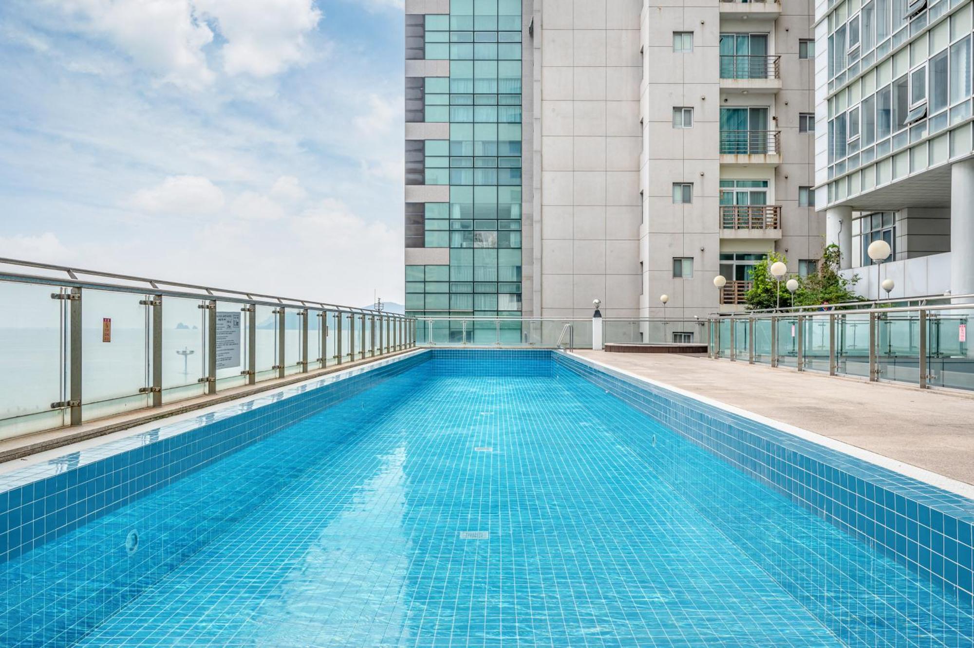 Haeundae Seacloud Hotel Residence Busan Esterno foto