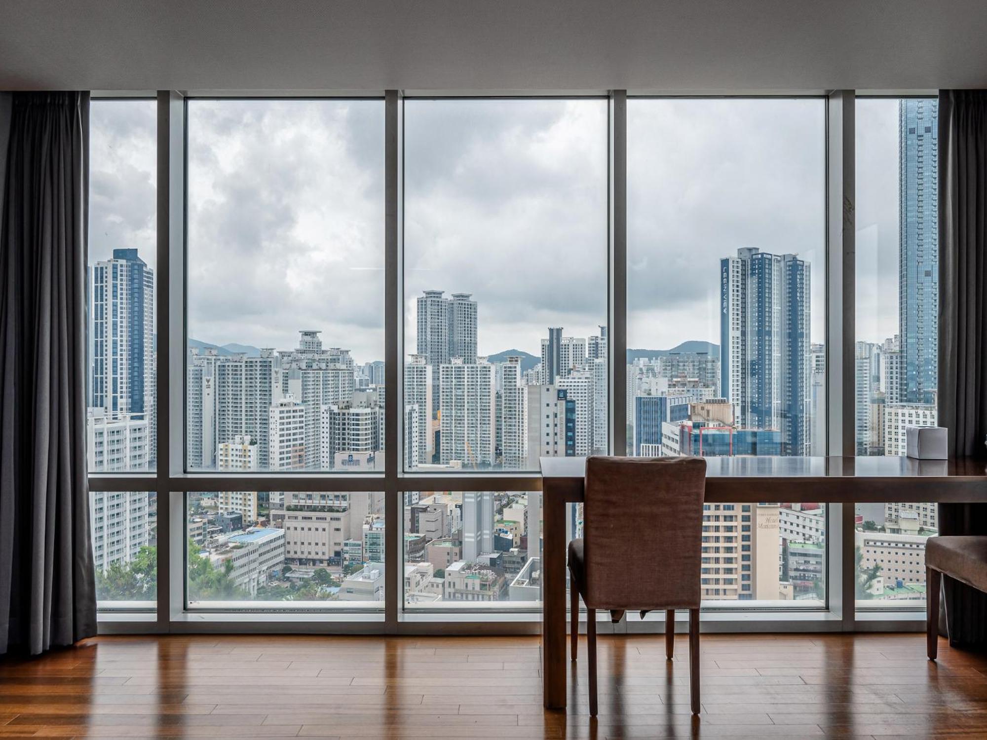 Haeundae Seacloud Hotel Residence Busan Esterno foto