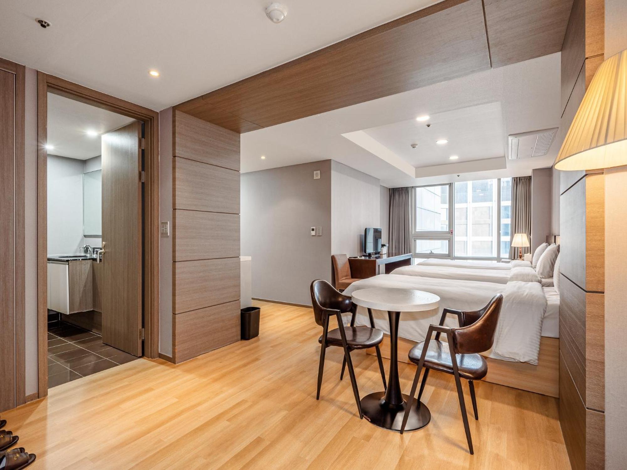 Haeundae Seacloud Hotel Residence Busan Esterno foto