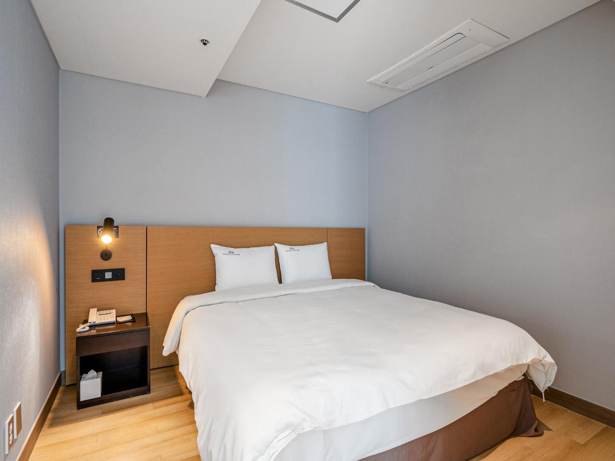 Haeundae Seacloud Hotel Residence Busan Esterno foto