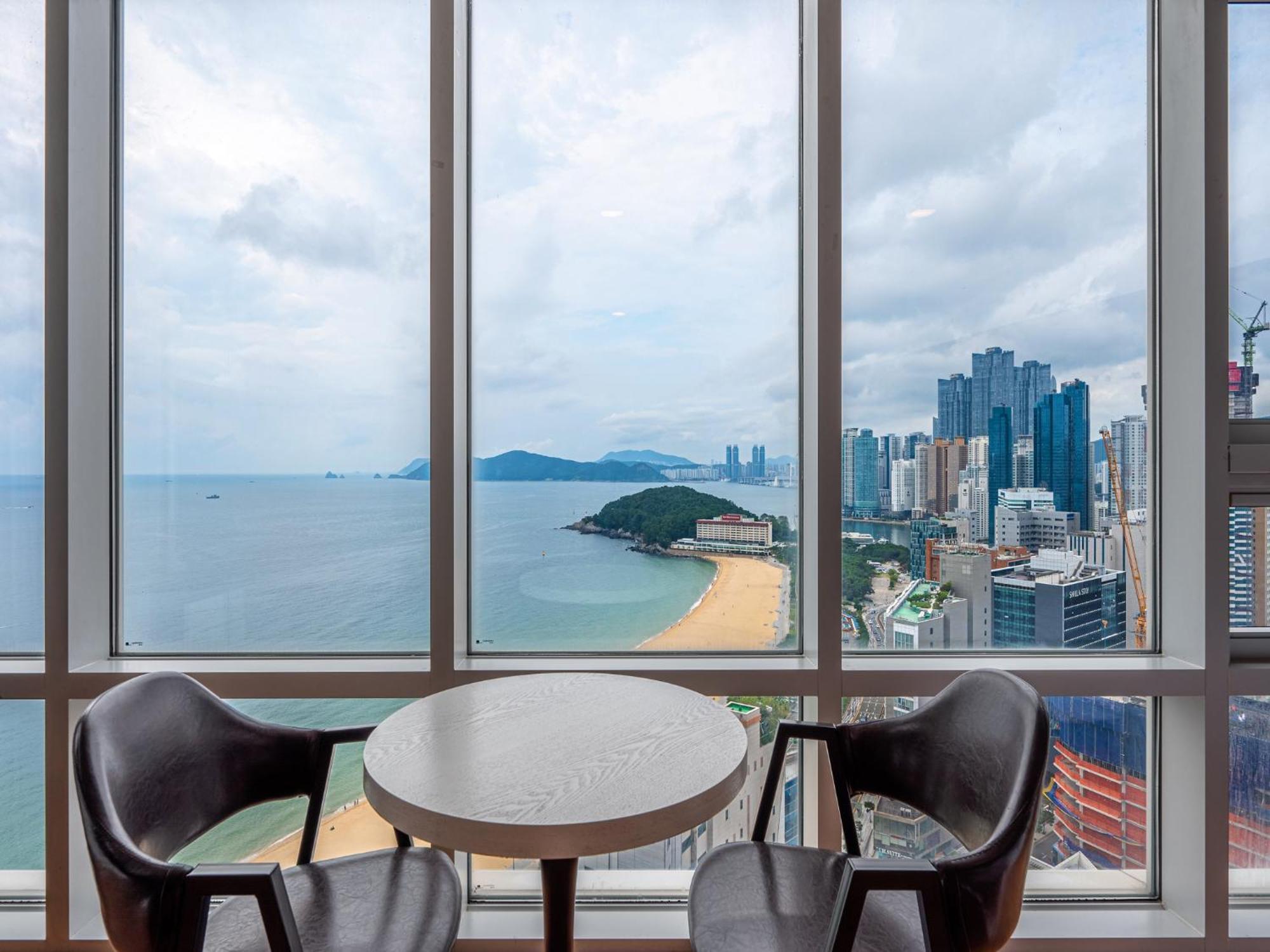 Haeundae Seacloud Hotel Residence Busan Esterno foto