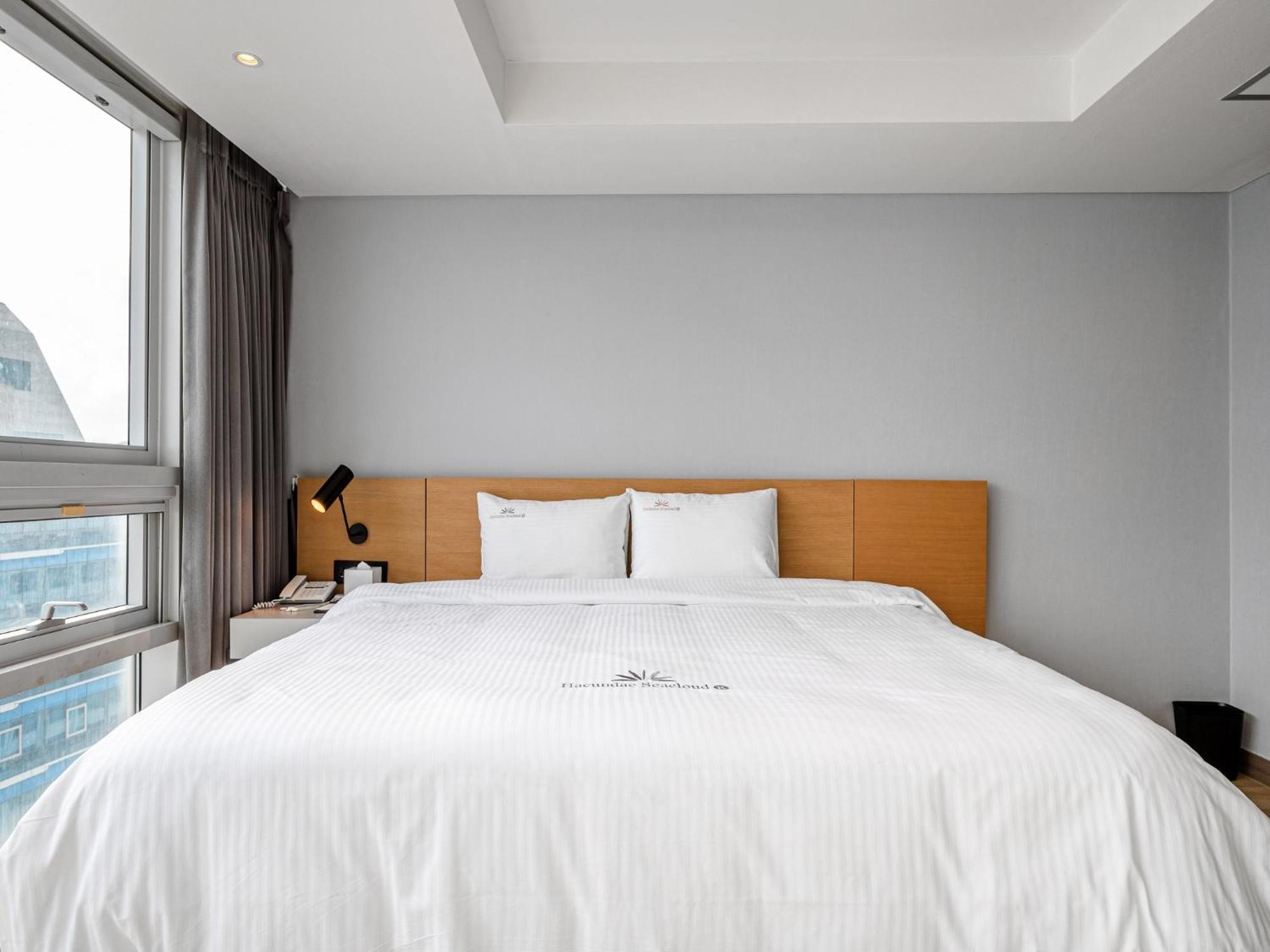 Haeundae Seacloud Hotel Residence Busan Esterno foto