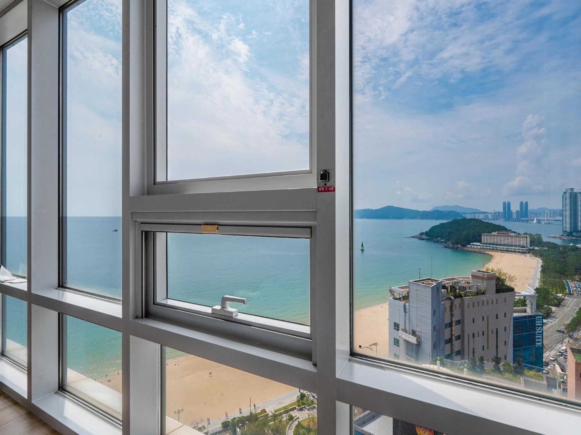 Haeundae Seacloud Hotel Residence Busan Esterno foto