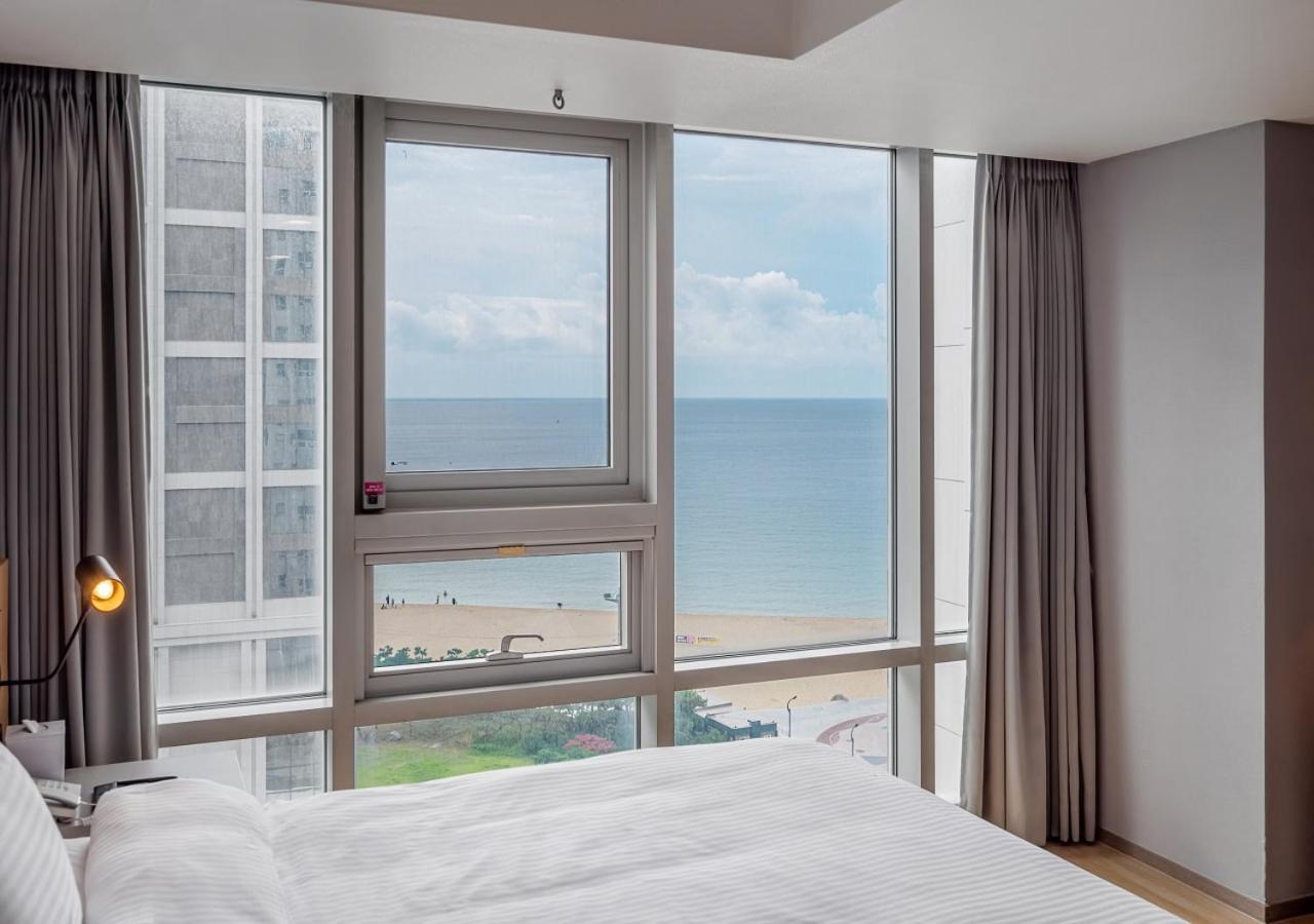 Haeundae Seacloud Hotel Residence Busan Esterno foto